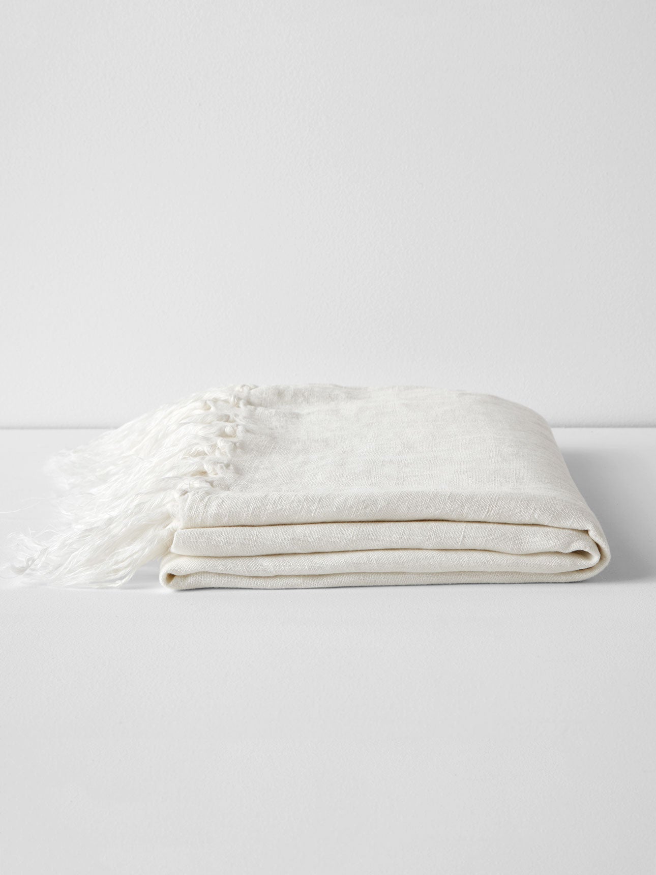 Vintage Linen Fringe Throw in Marshmallow