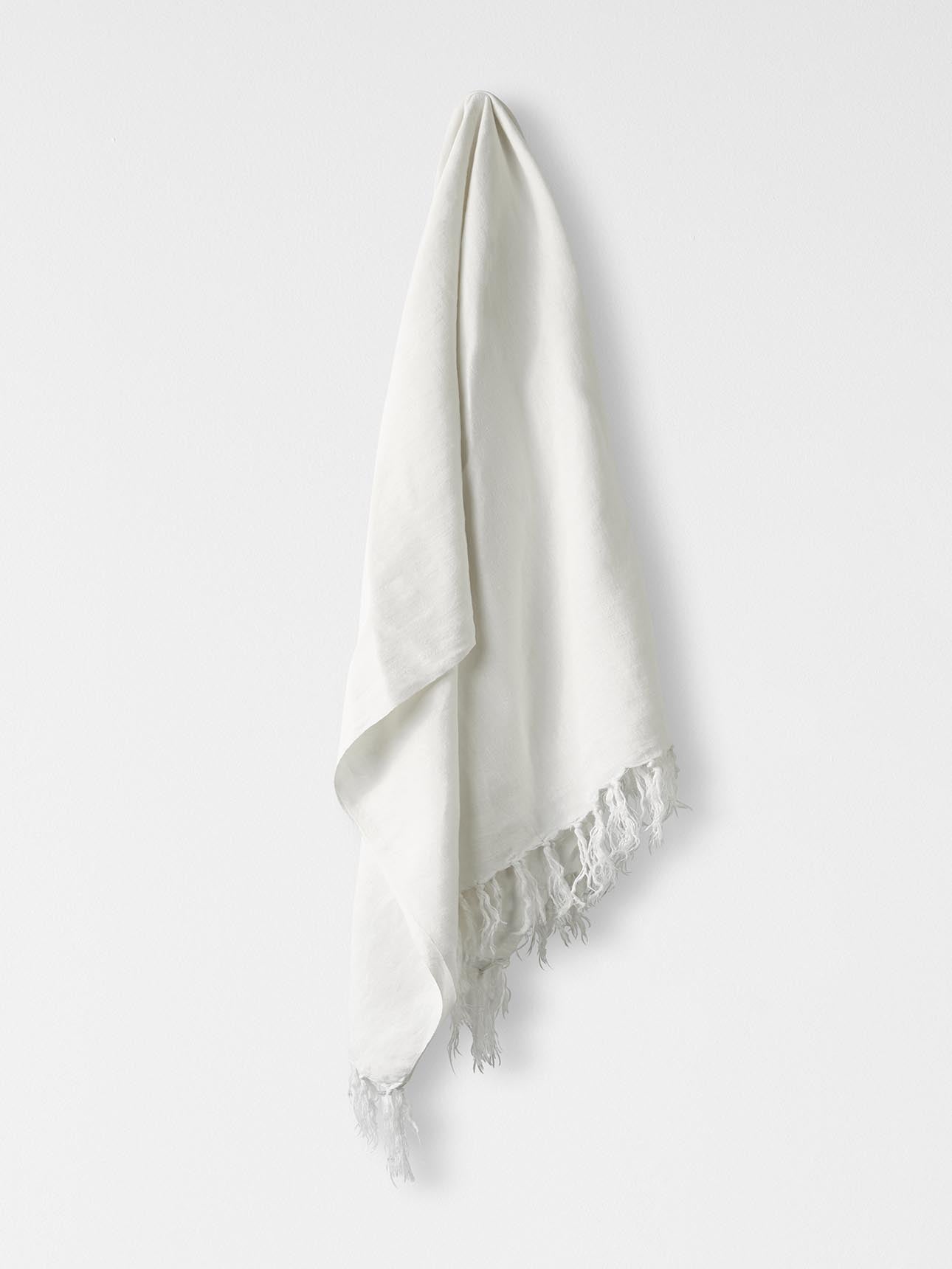 Vintage Linen Fringe Throw in Marshmallow