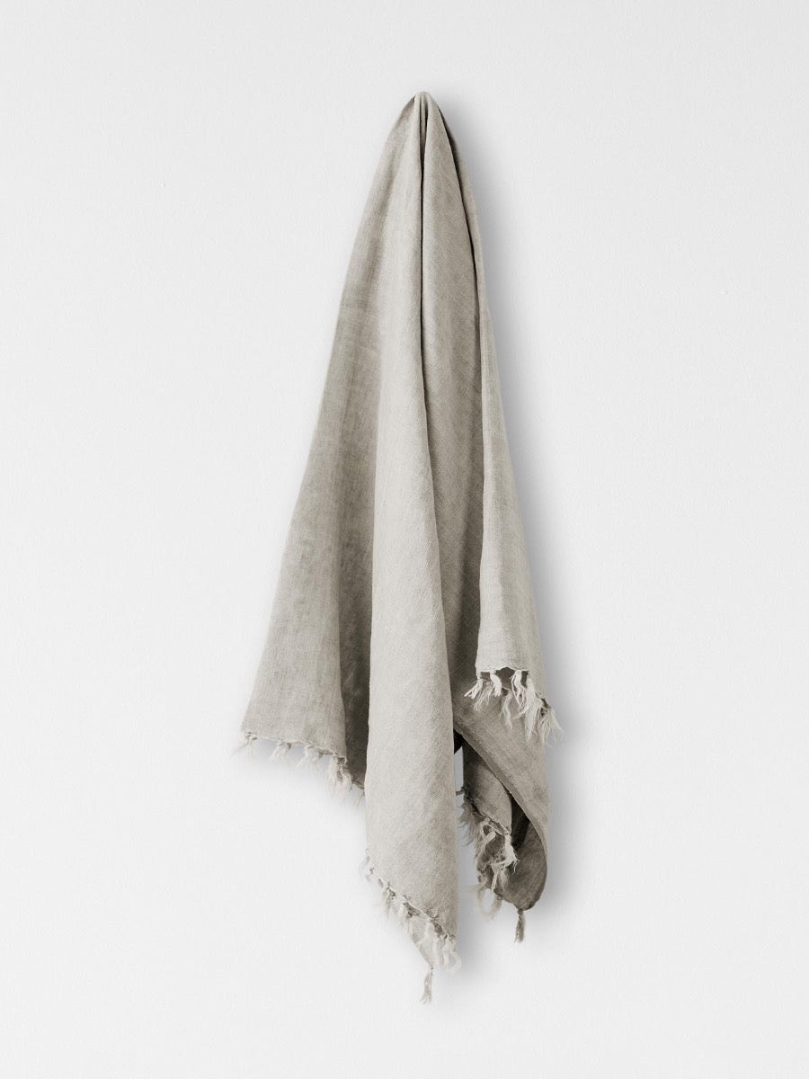 Vintage Linen Fringe Throw in Natural
