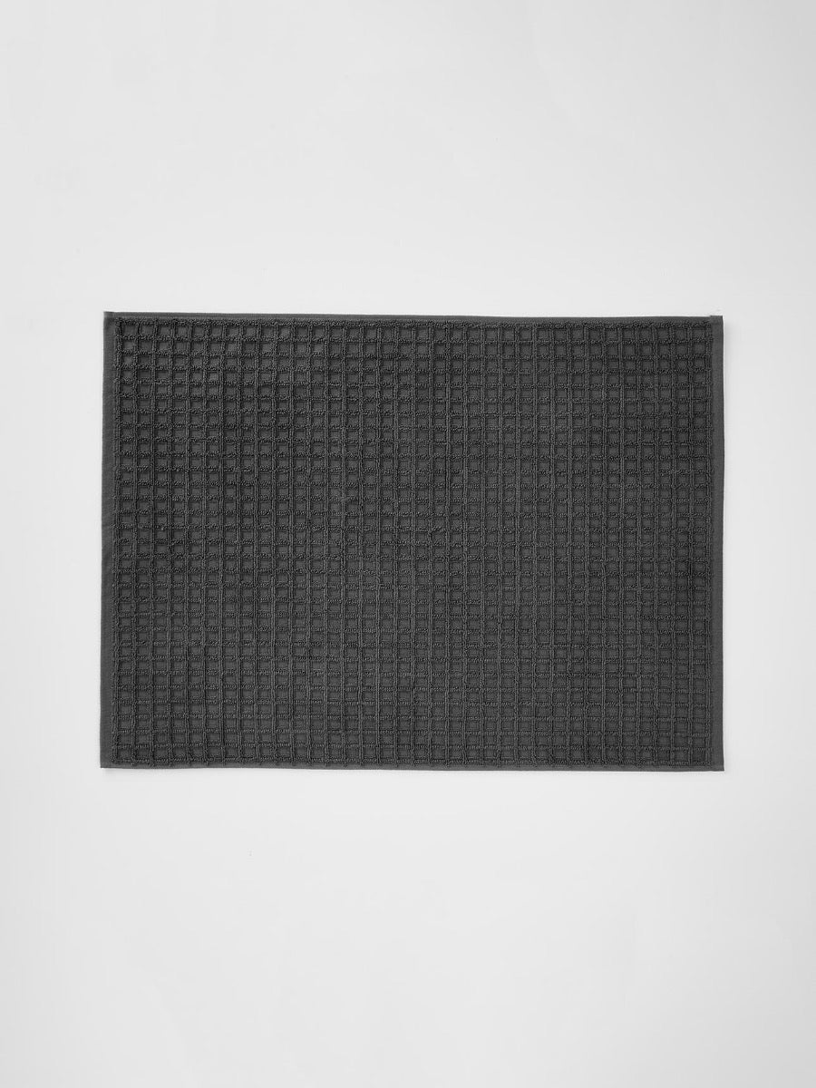 Waffle Bath Towel in Charcoal