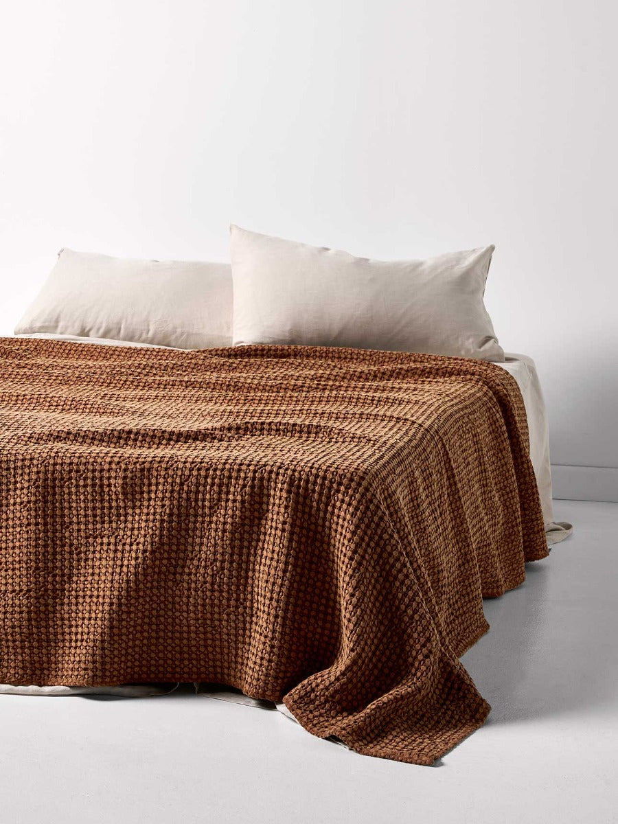 Stonewash Waffle Bed Cover in Clove