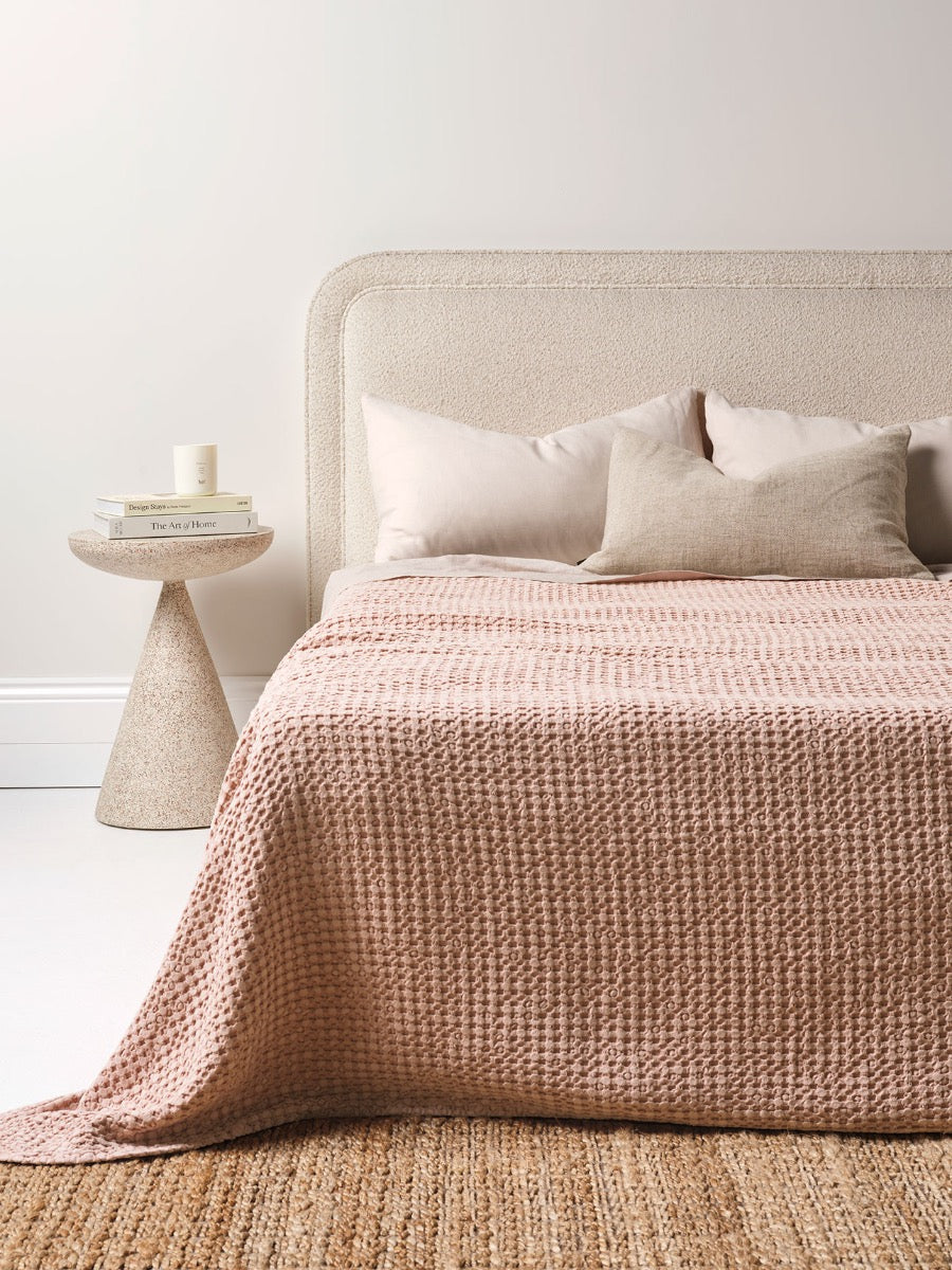 Stonewash Waffle Bed Cover in Shell Pink