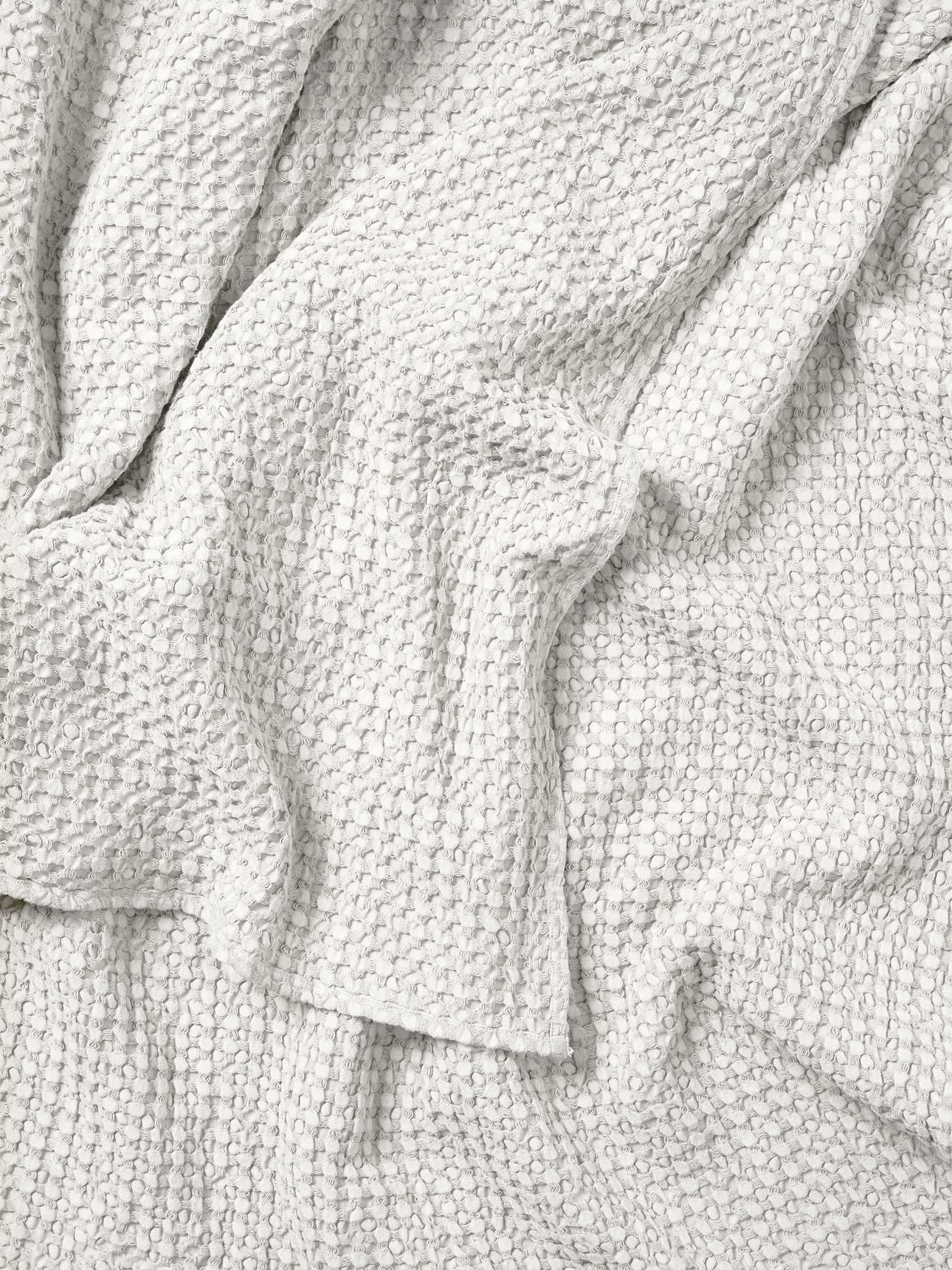 Stonewash Waffle Bed Throw in Marshmallow