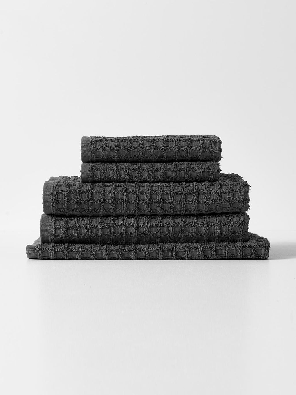 Waffle Bath Towel Set in Charcoal