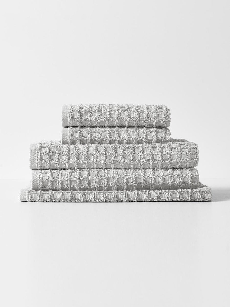 Waffle Bath Towel Set in Dove