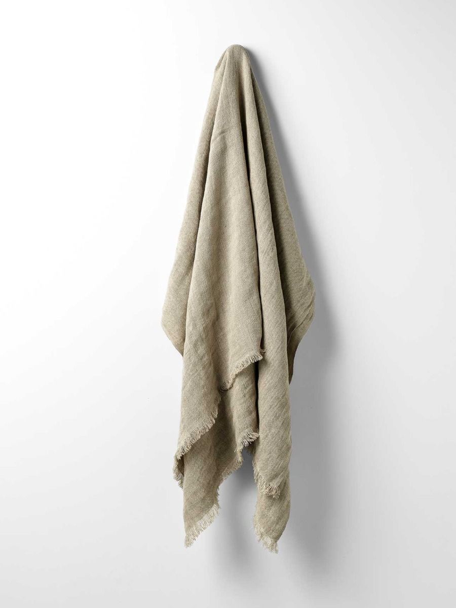 Arles Linen Throw in Feather 