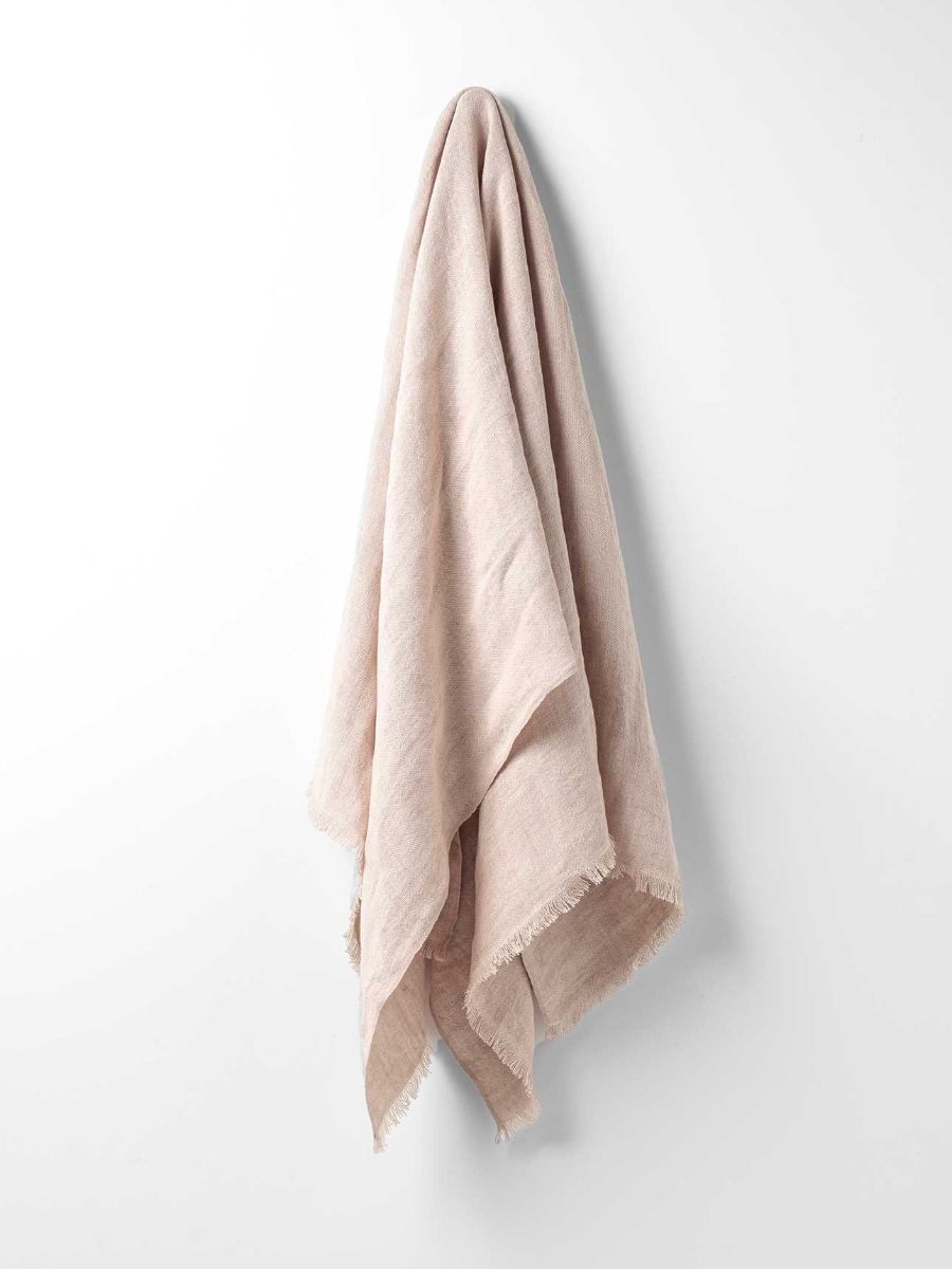 Arles Linen Throw in Shell